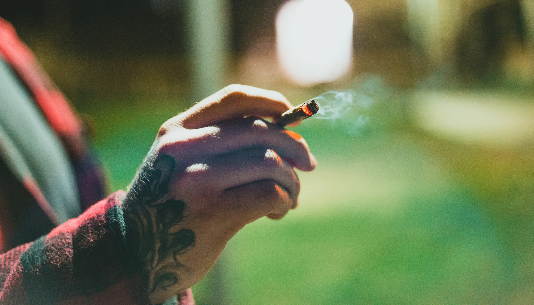 Cómo crear un club de fumadores en España