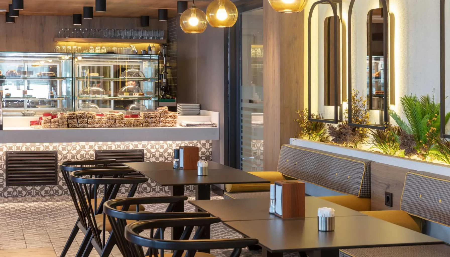 Tipos de cafeterías y licencias necesarias para abrir una en Madrid